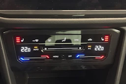harmaa Volkswagen Tiguan 2023 kuva 28.