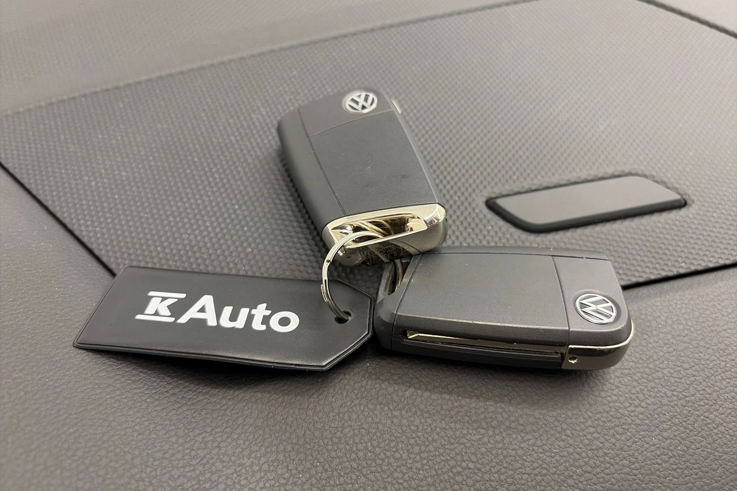 harmaa Volkswagen Tiguan 2023 kuva 31.