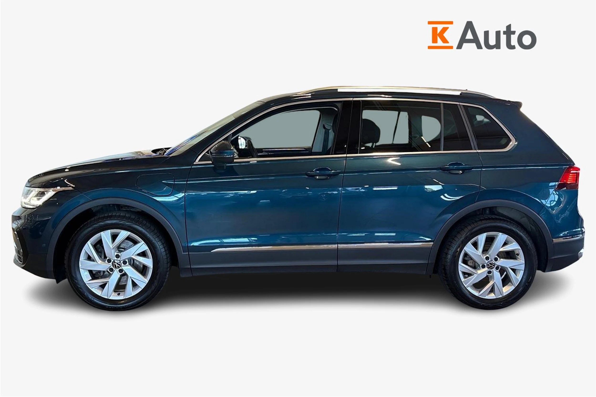 Sininen Volkswagen Tiguan 2023 kuva 5.