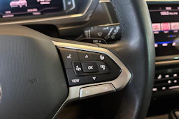 Sininen Volkswagen Tiguan 2023 kuva 15.