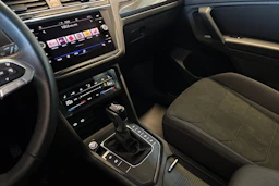 Sininen Volkswagen Tiguan 2023 kuva 17.