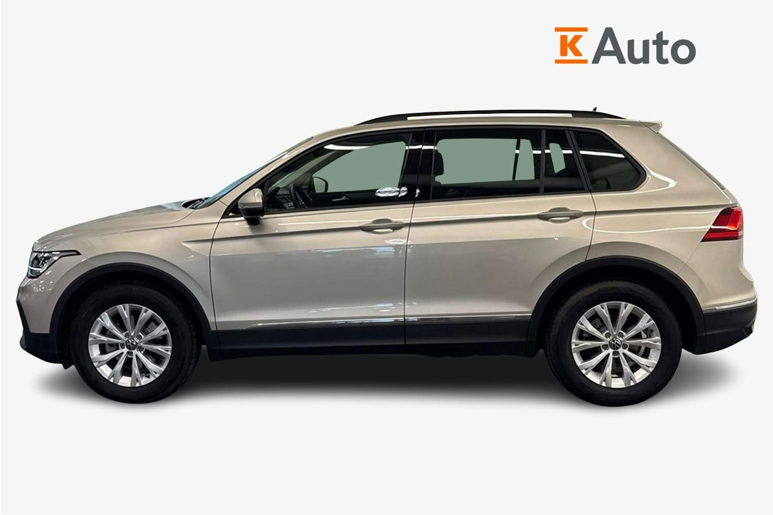 harmaa Volkswagen Tiguan 2023 kuva 6.