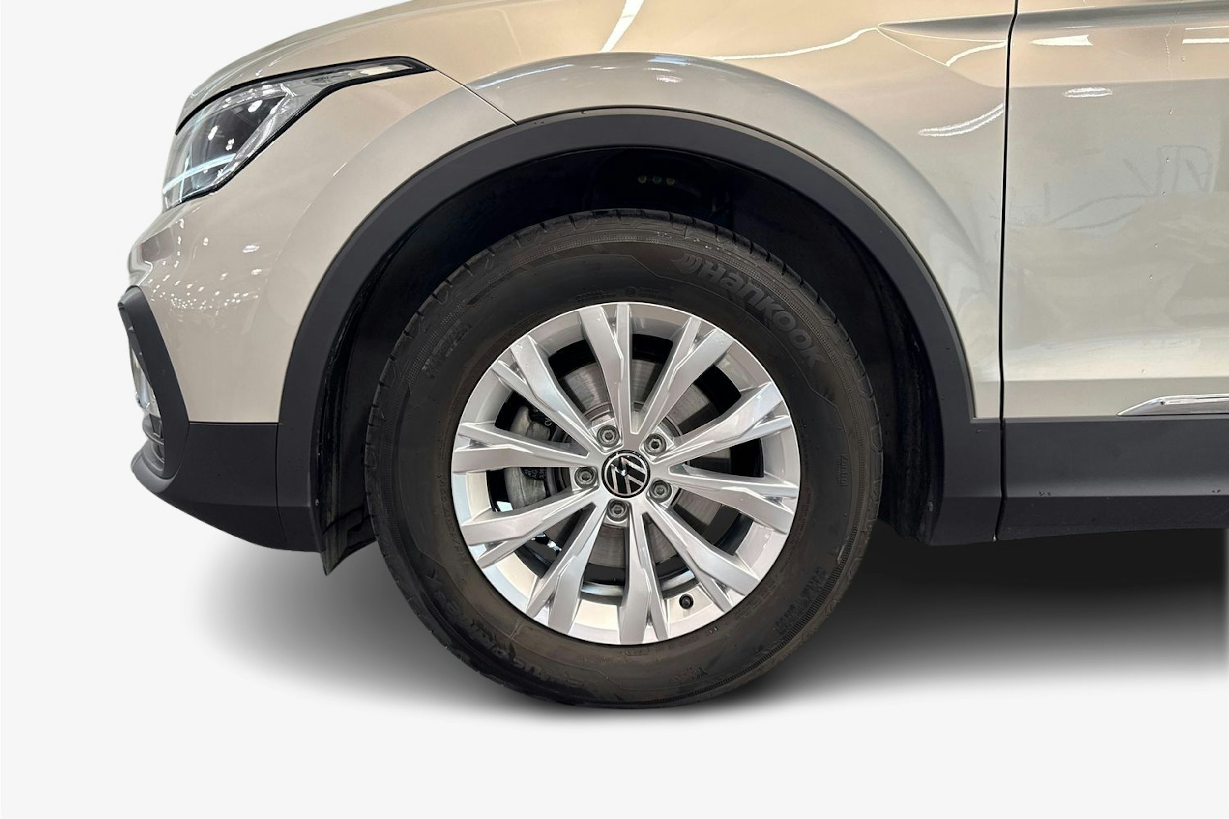 harmaa Volkswagen Tiguan 2023 kuva 11.