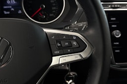 harmaa Volkswagen Tiguan 2023 kuva 18.