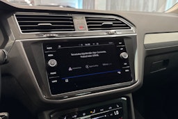 harmaa Volkswagen Tiguan 2023 kuva 25.
