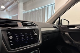 harmaa Volkswagen Tiguan 2023 kuva 31.