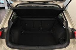 harmaa Volkswagen Tiguan 2023 kuva 34.