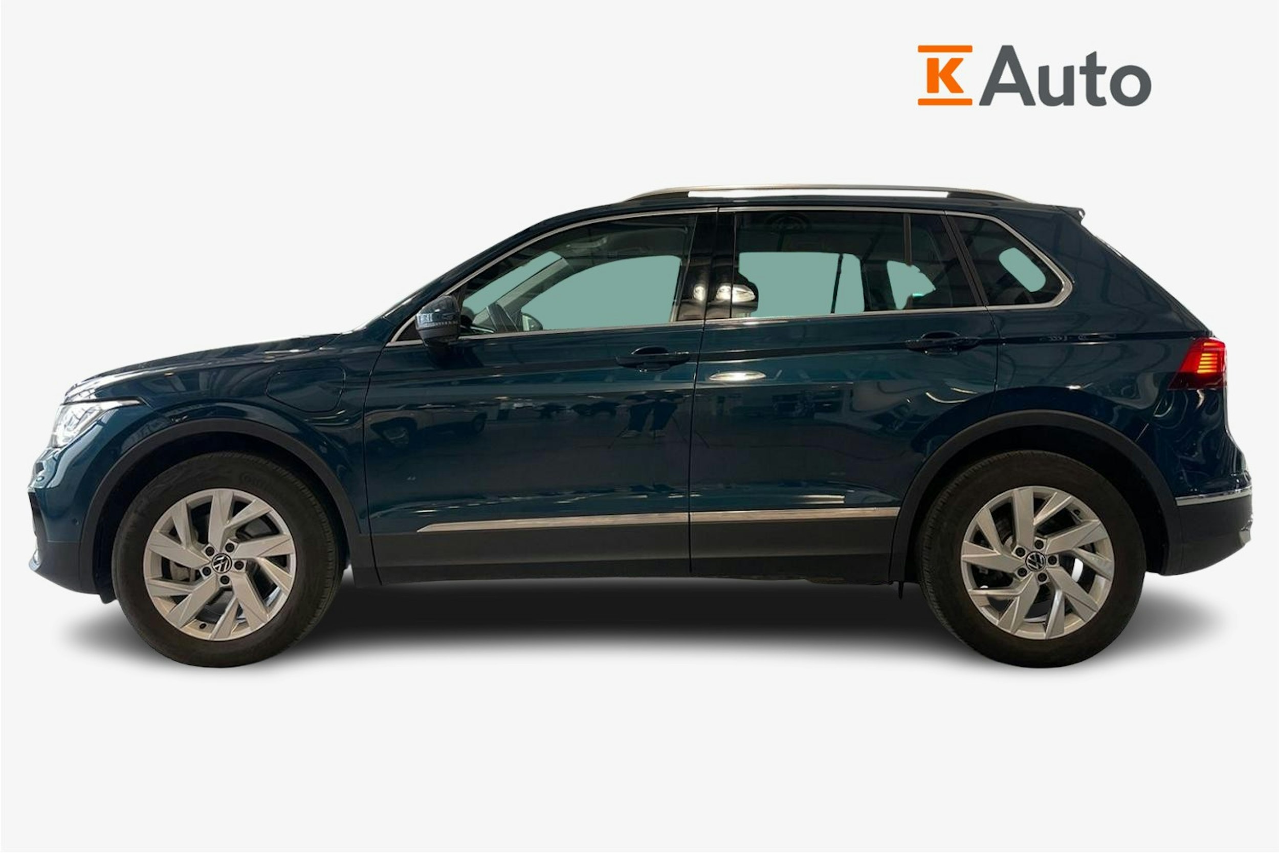 sininen Volkswagen Tiguan 2023 kuva 6.