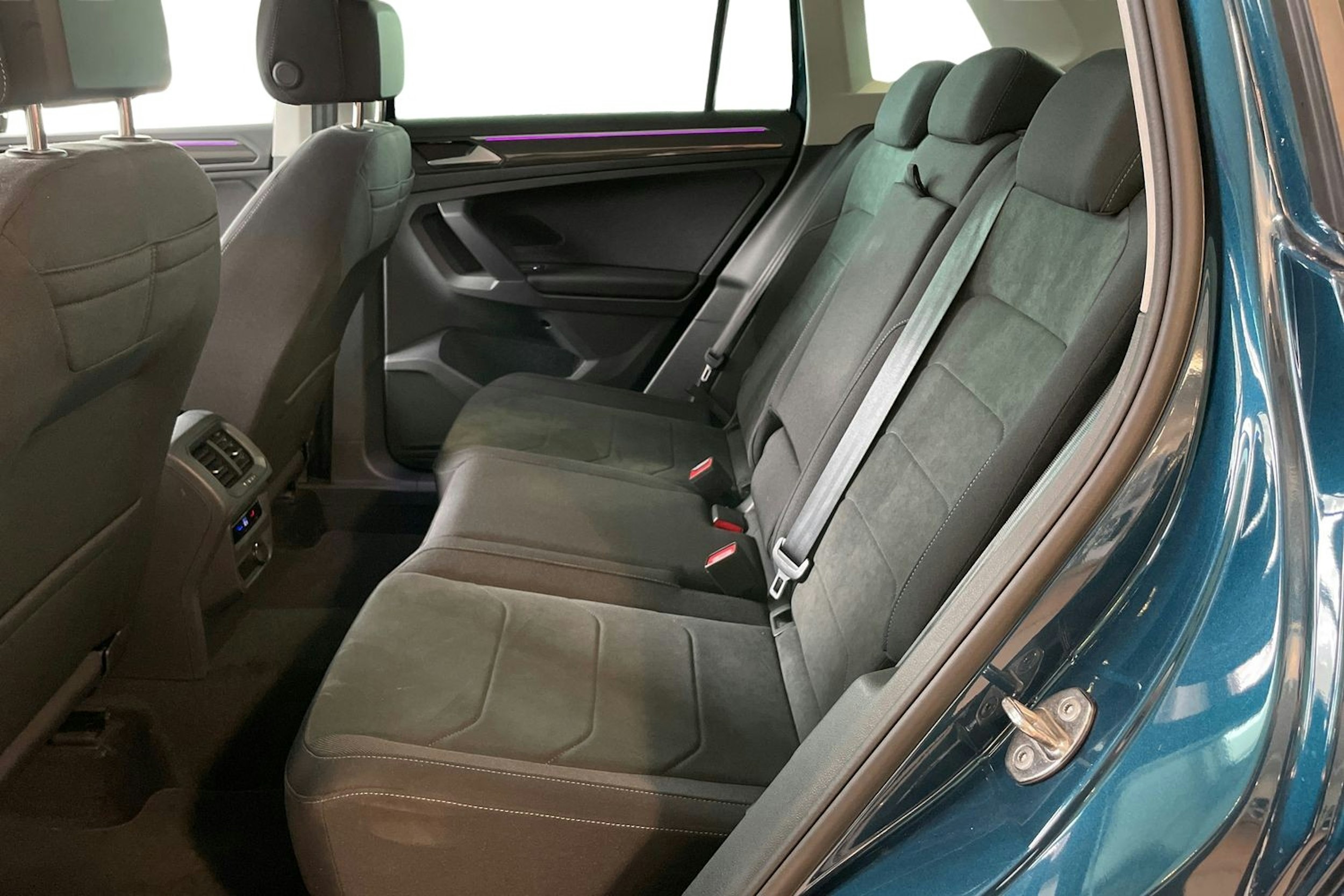 sininen Volkswagen Tiguan 2023 kuva 10.