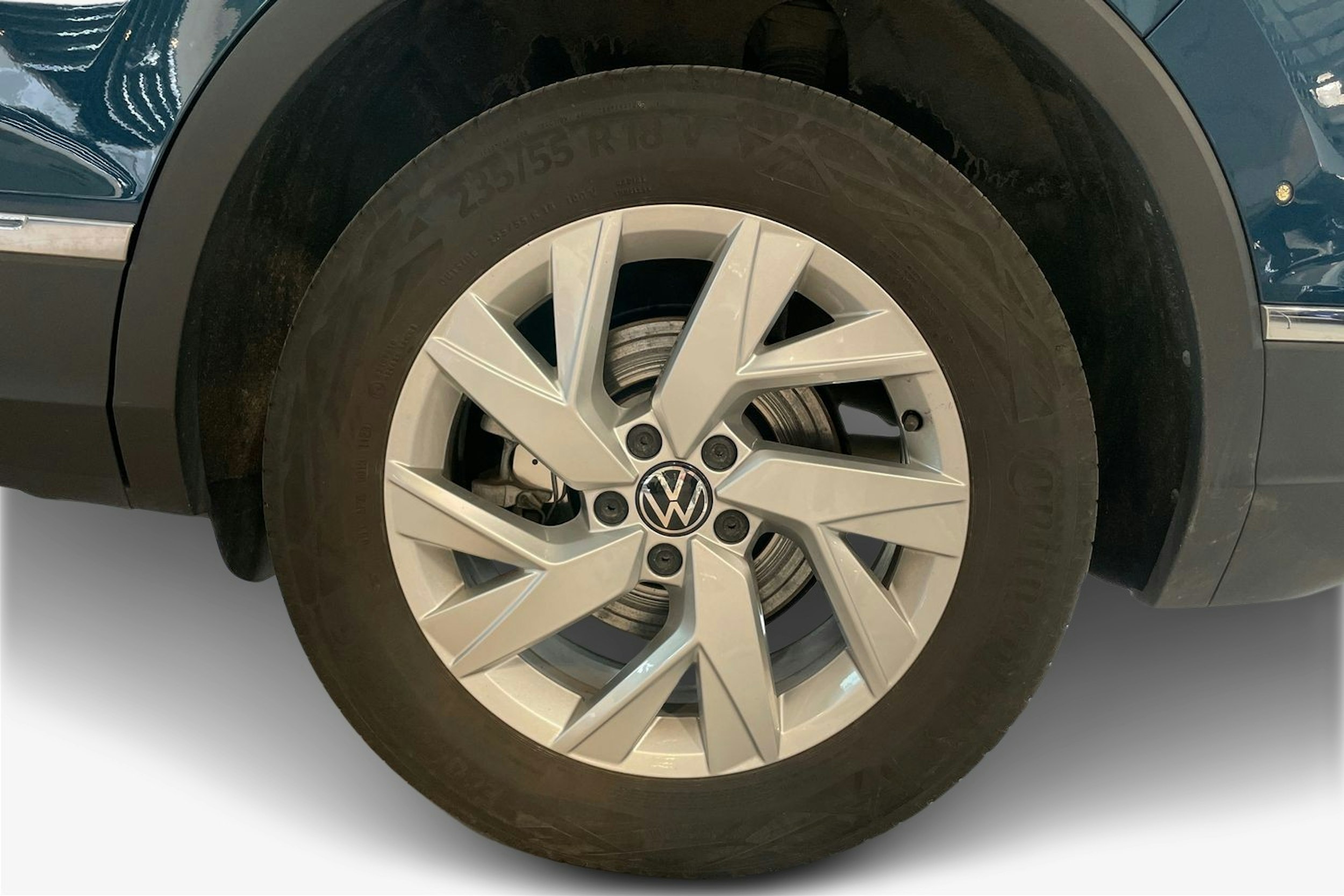 sininen Volkswagen Tiguan 2023 kuva 11.