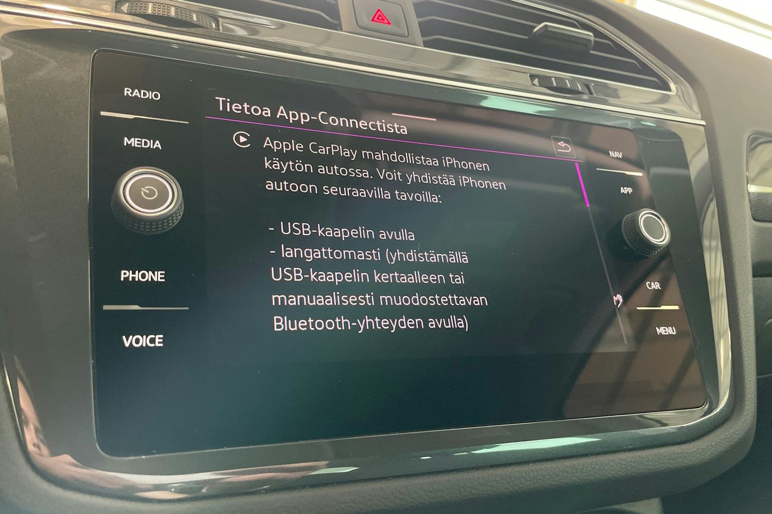 sininen Volkswagen Tiguan 2023 kuva 21.