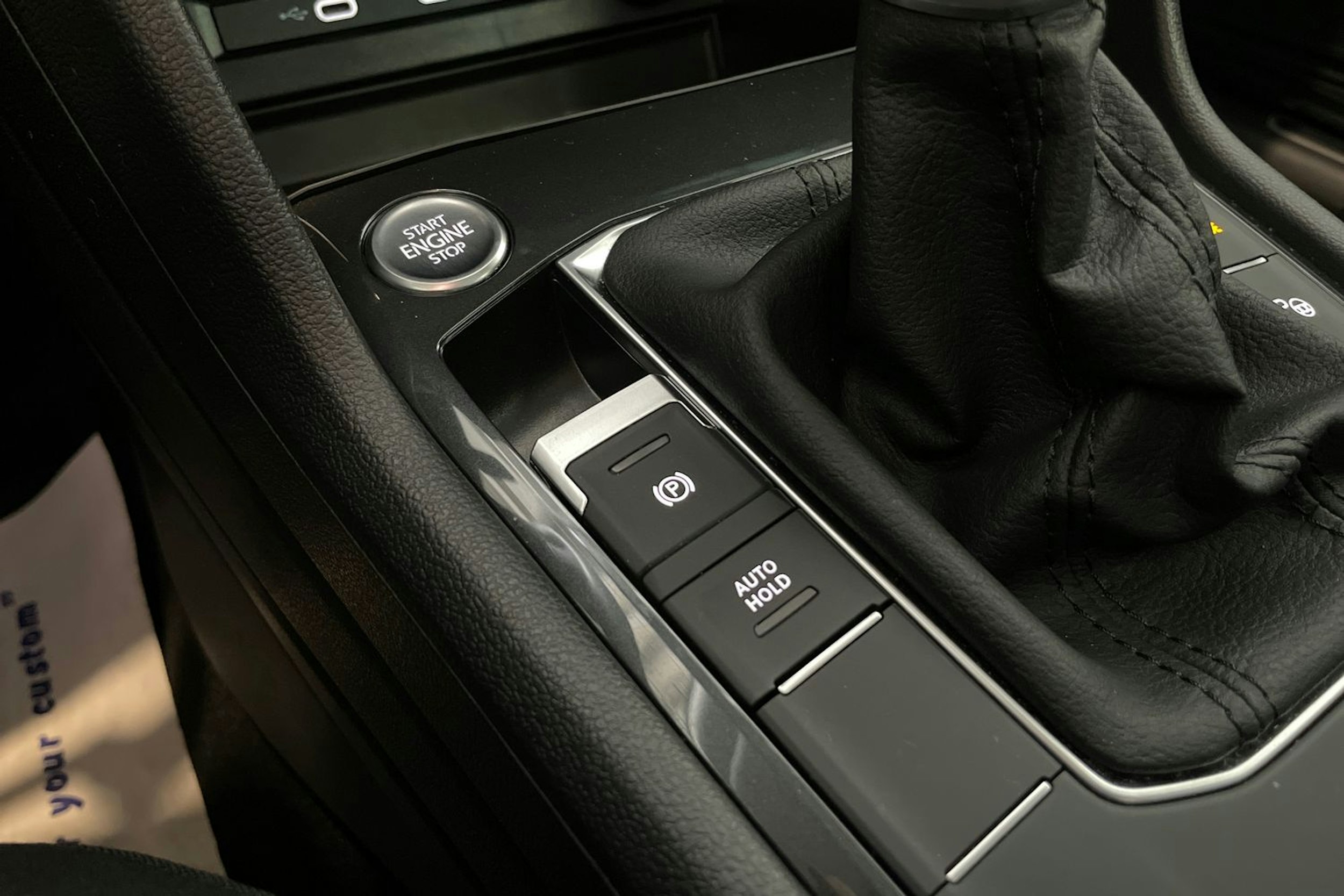 sininen Volkswagen Tiguan 2023 kuva 24.
