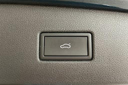 sininen Volkswagen Tiguan 2023 kuva 30.