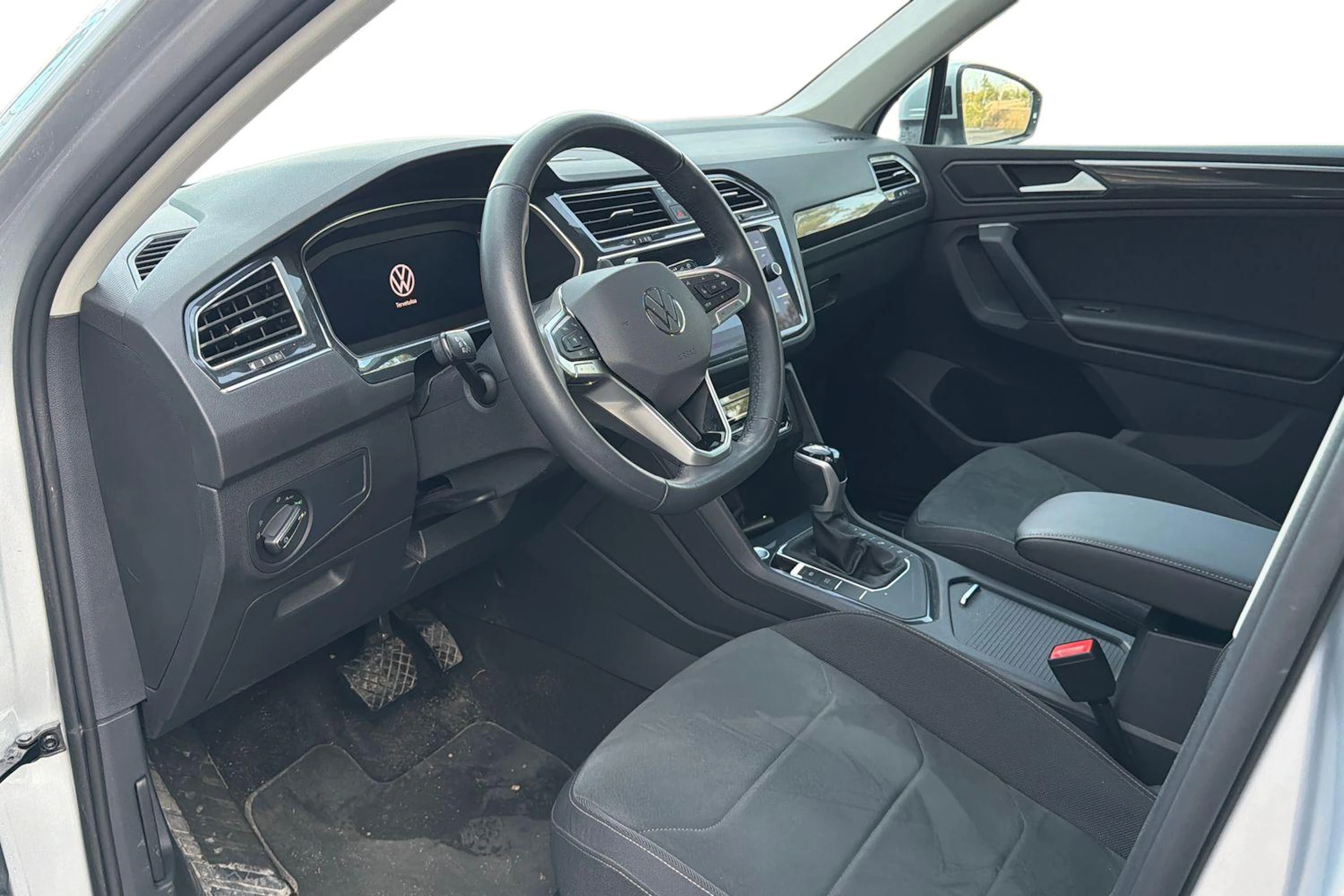 harmaa Volkswagen Tiguan 2023 kuva 3.