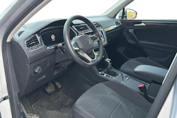 harmaa Volkswagen Tiguan 2023 kuva 3.