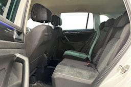 valkoinen Volkswagen Tiguan 2023 kuva 10.