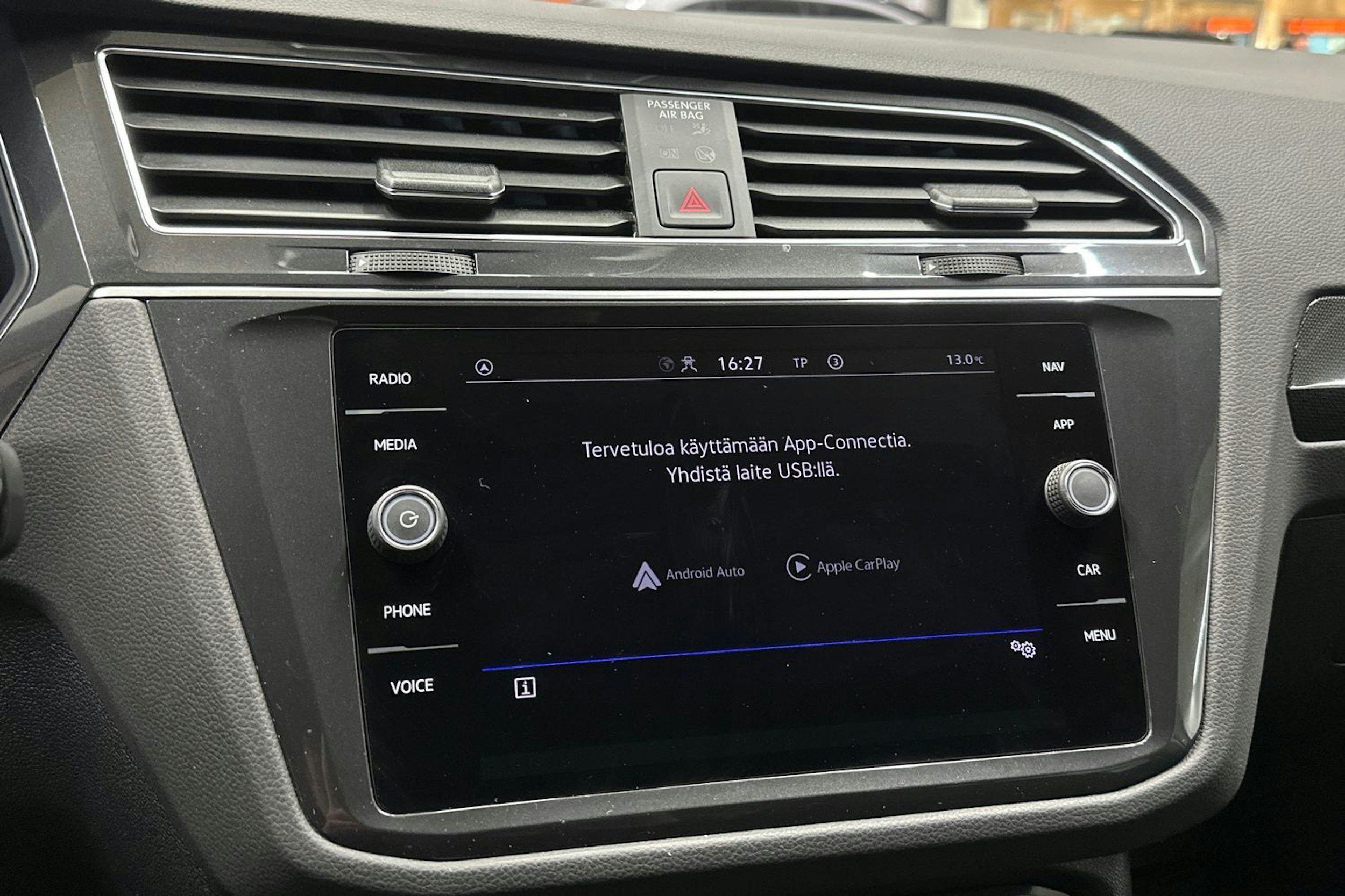 valkoinen Volkswagen Tiguan 2023 kuva 19.