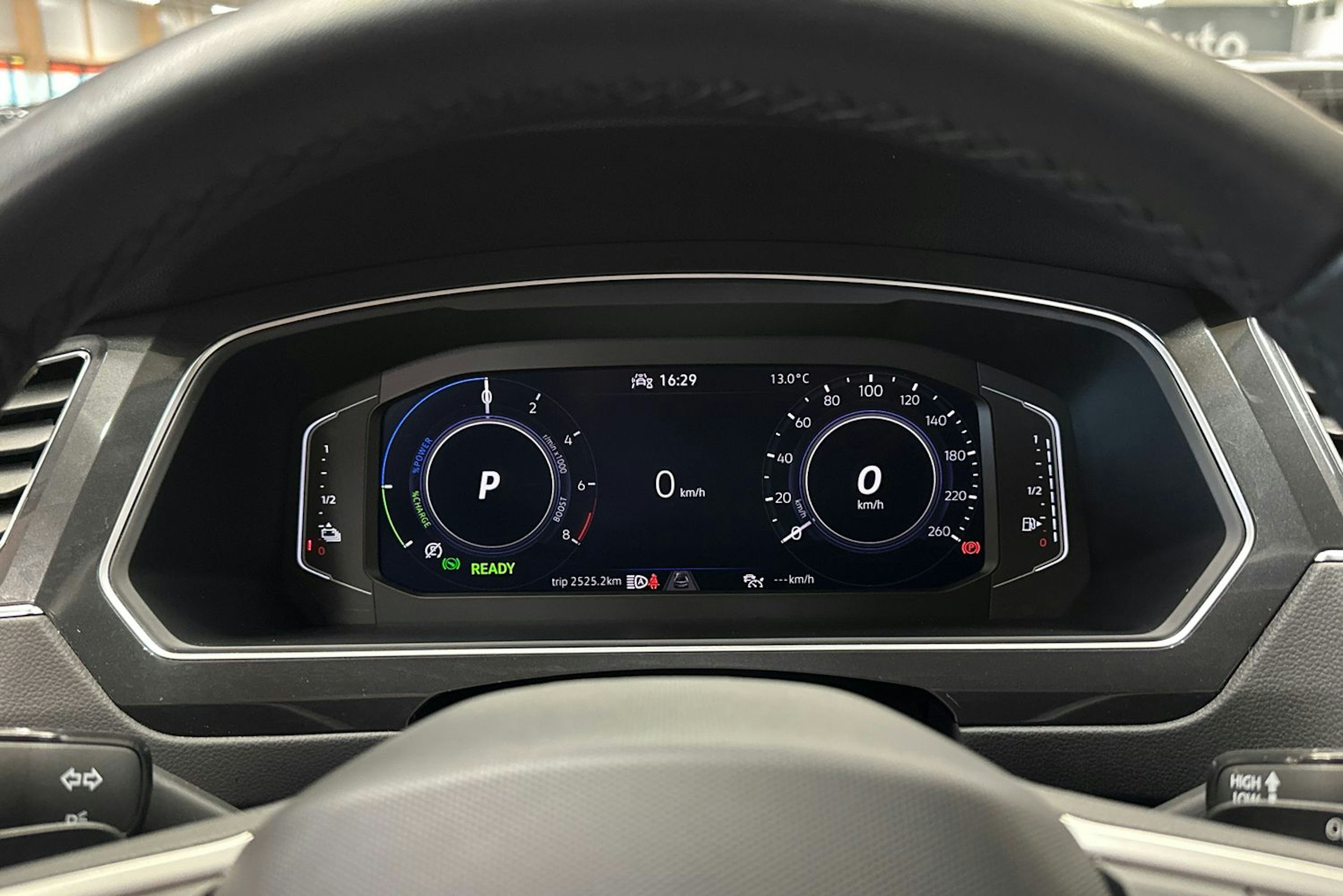valkoinen Volkswagen Tiguan 2023 kuva 23.