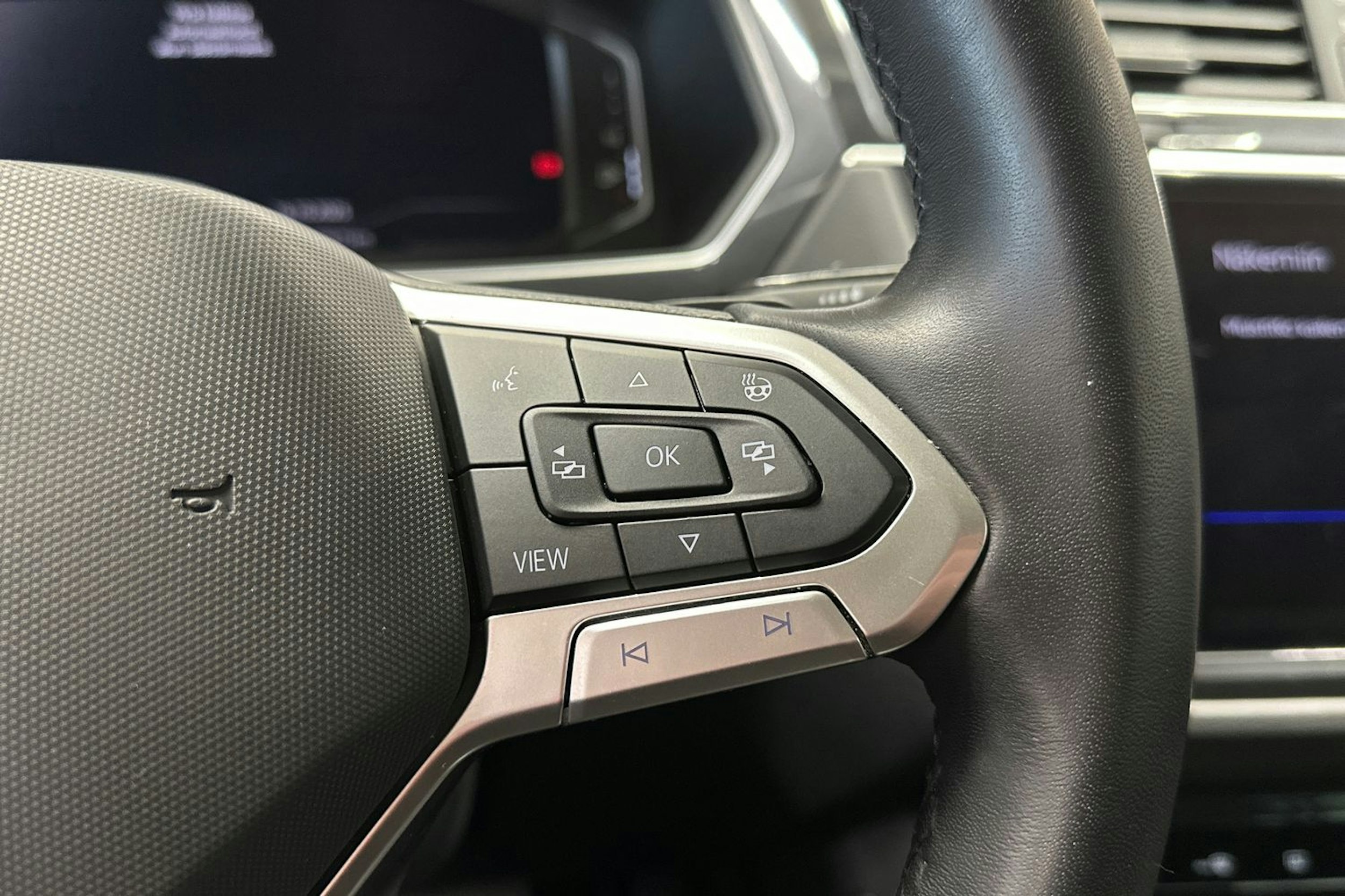 valkoinen Volkswagen Tiguan 2023 kuva 25.