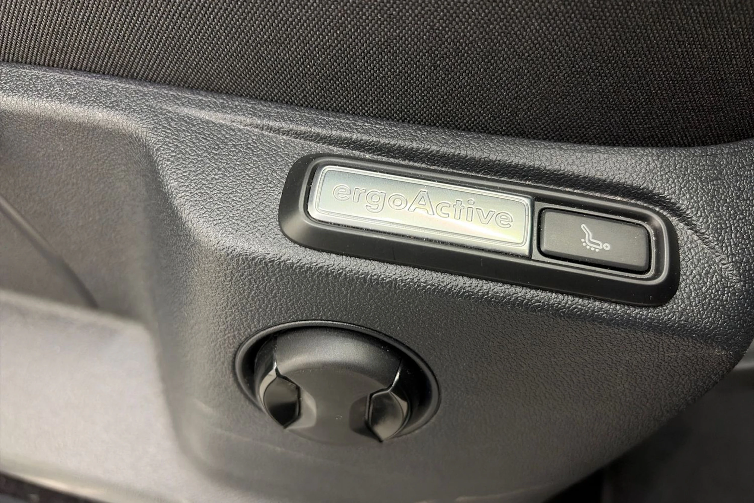 harmaa Volkswagen Tiguan 2023 kuva 19.