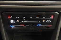 harmaa Volkswagen Tiguan 2023 kuva 28.