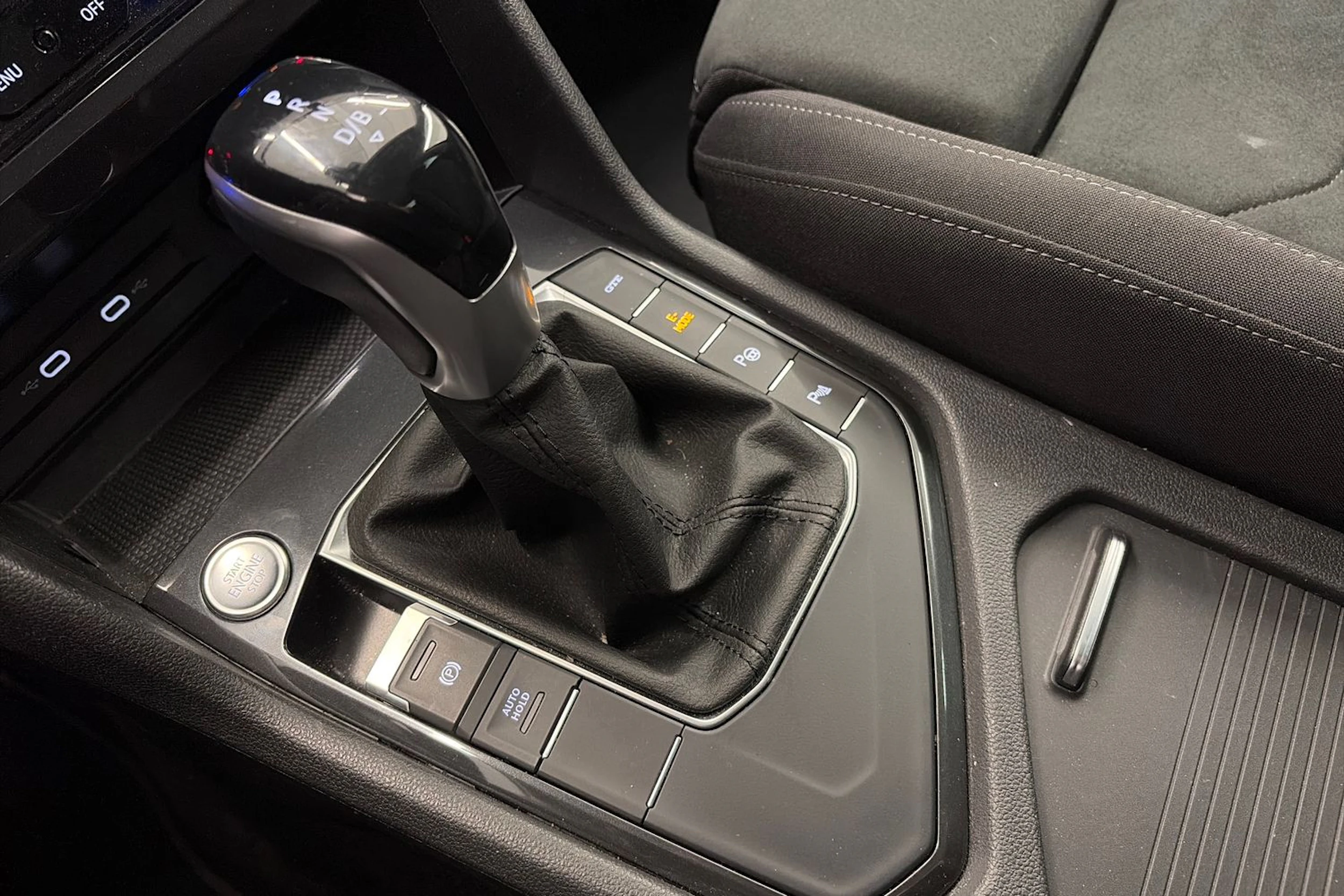 harmaa Volkswagen Tiguan 2023 kuva 29.