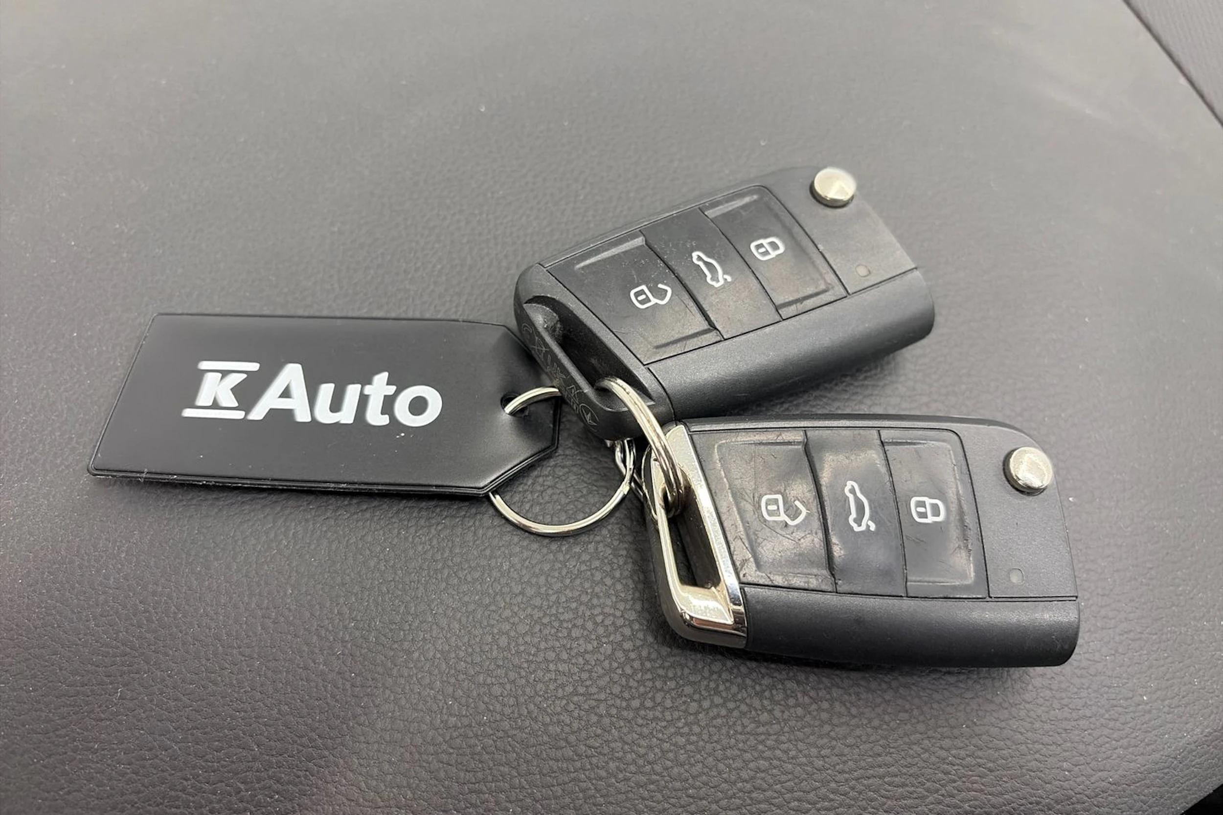 harmaa Volkswagen Tiguan 2023 kuva 31.