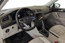 valkoinen Volkswagen Tiguan 2023 kuva 8.