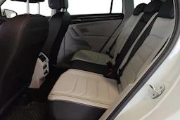 valkoinen Volkswagen Tiguan 2023 kuva 11.