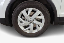 valkoinen Volkswagen Tiguan 2023 kuva 12.