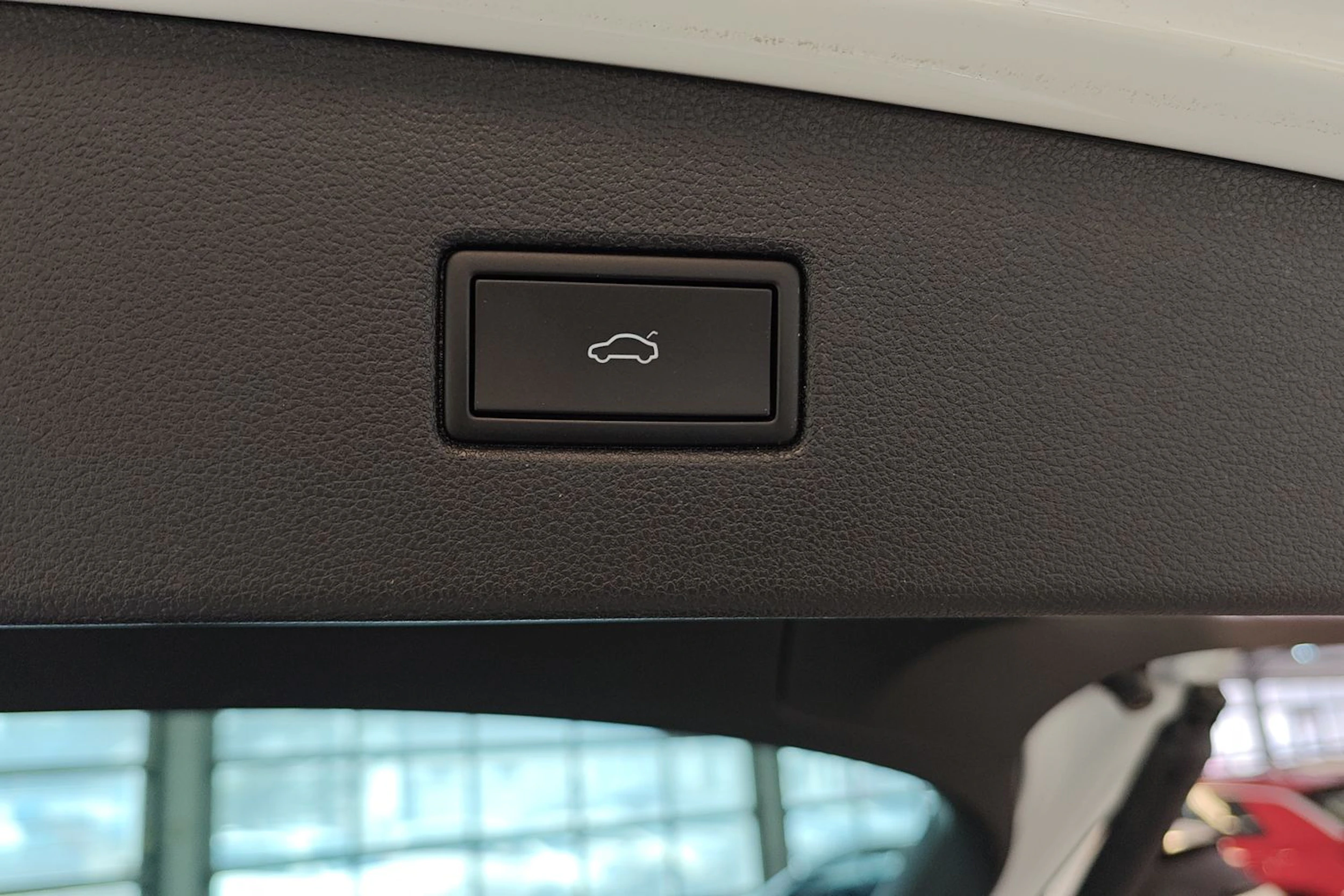 valkoinen Volkswagen Tiguan 2023 kuva 16.