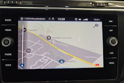 valkoinen Volkswagen Tiguan 2023 kuva 18.