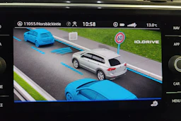 valkoinen Volkswagen Tiguan 2023 kuva 19.