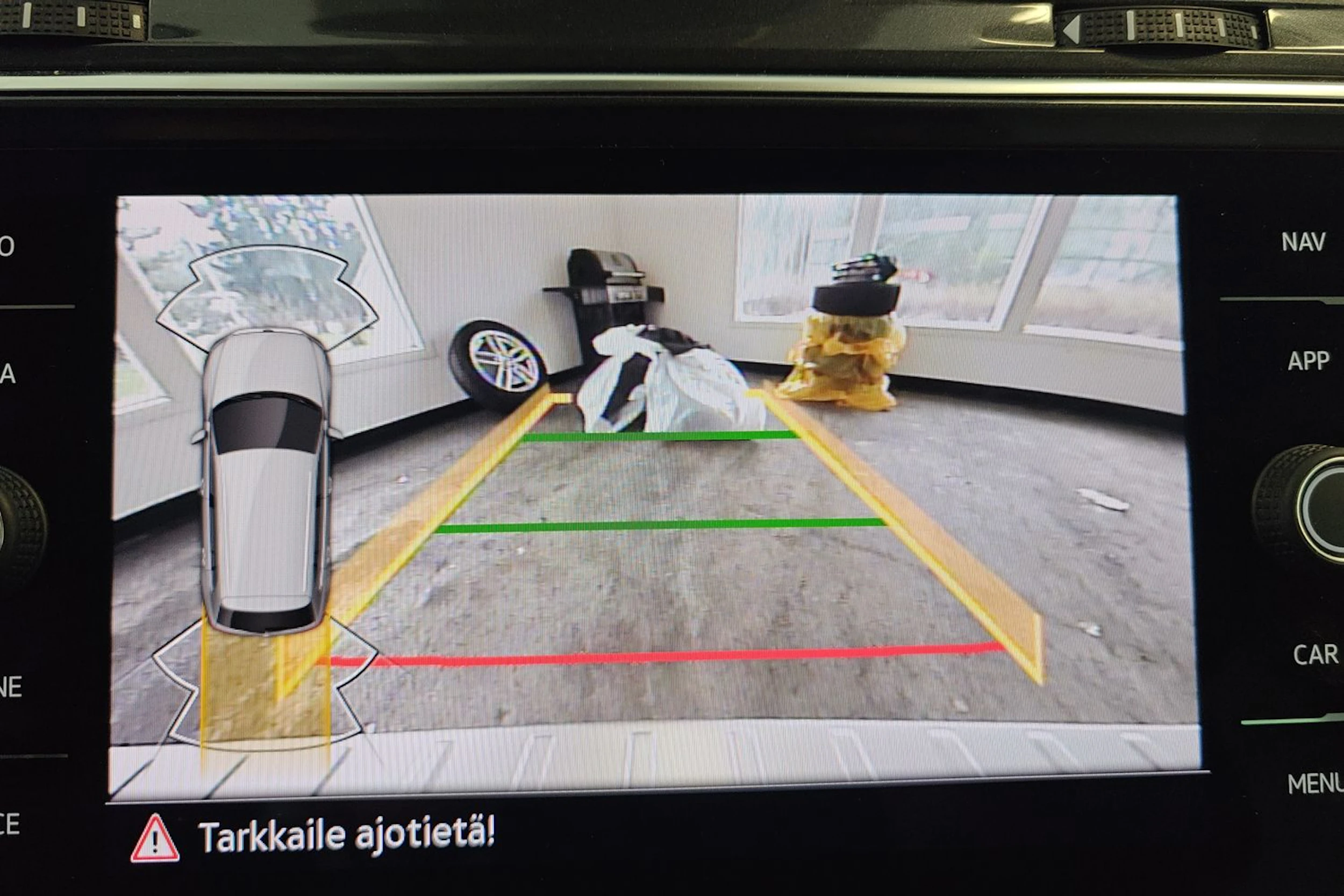 valkoinen Volkswagen Tiguan 2023 kuva 23.