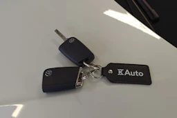 valkoinen Volkswagen Tiguan 2023 kuva 27.