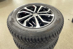 Valkoinen Volkswagen Tiguan 2023 kuva 13.