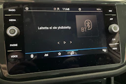 Valkoinen Volkswagen Tiguan 2023 kuva 22.