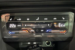 Valkoinen Volkswagen Tiguan 2023 kuva 23.