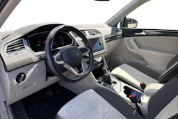 harmaa Volkswagen Tiguan 2023 kuva 3.