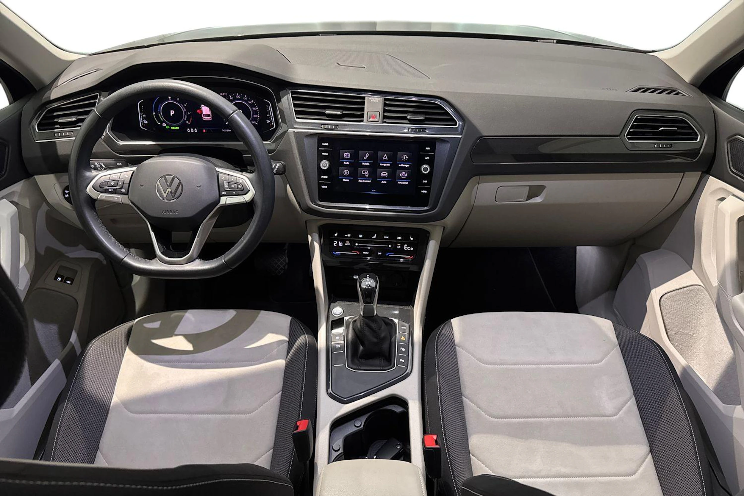 harmaa Volkswagen Tiguan 2023 kuva 7.