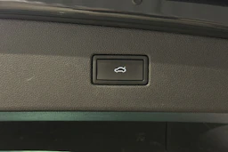 harmaa Volkswagen Tiguan 2023 kuva 13.