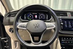 harmaa Volkswagen Tiguan 2023 kuva 18.