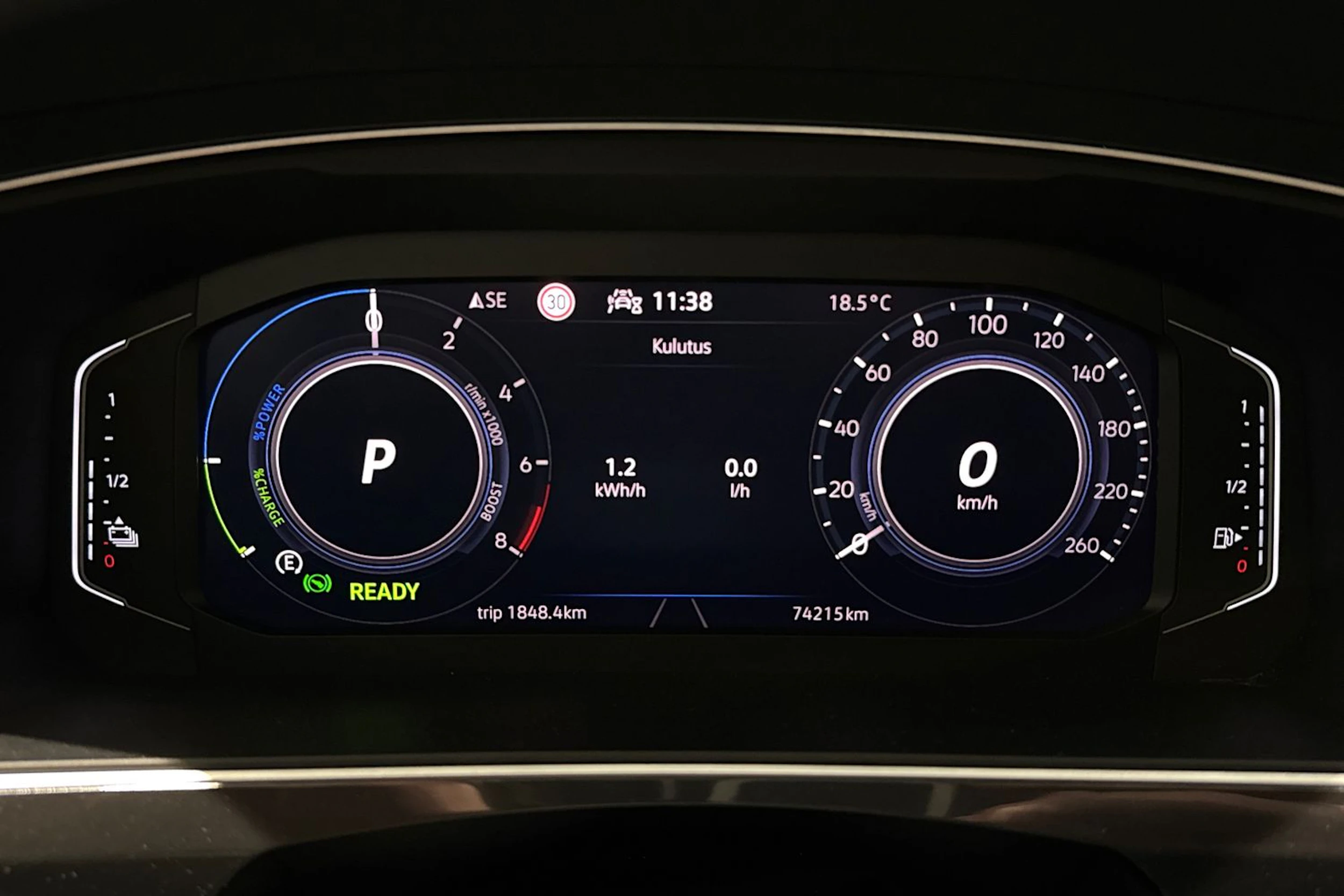 harmaa Volkswagen Tiguan 2023 kuva 19.
