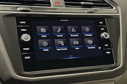 harmaa Volkswagen Tiguan 2023 kuva 21.