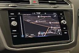 harmaa Volkswagen Tiguan 2023 kuva 23.