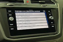 harmaa Volkswagen Tiguan 2023 kuva 26.