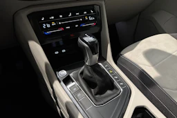 harmaa Volkswagen Tiguan 2023 kuva 28.
