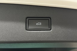 valkoinen Volkswagen Tiguan 2023 kuva 15.