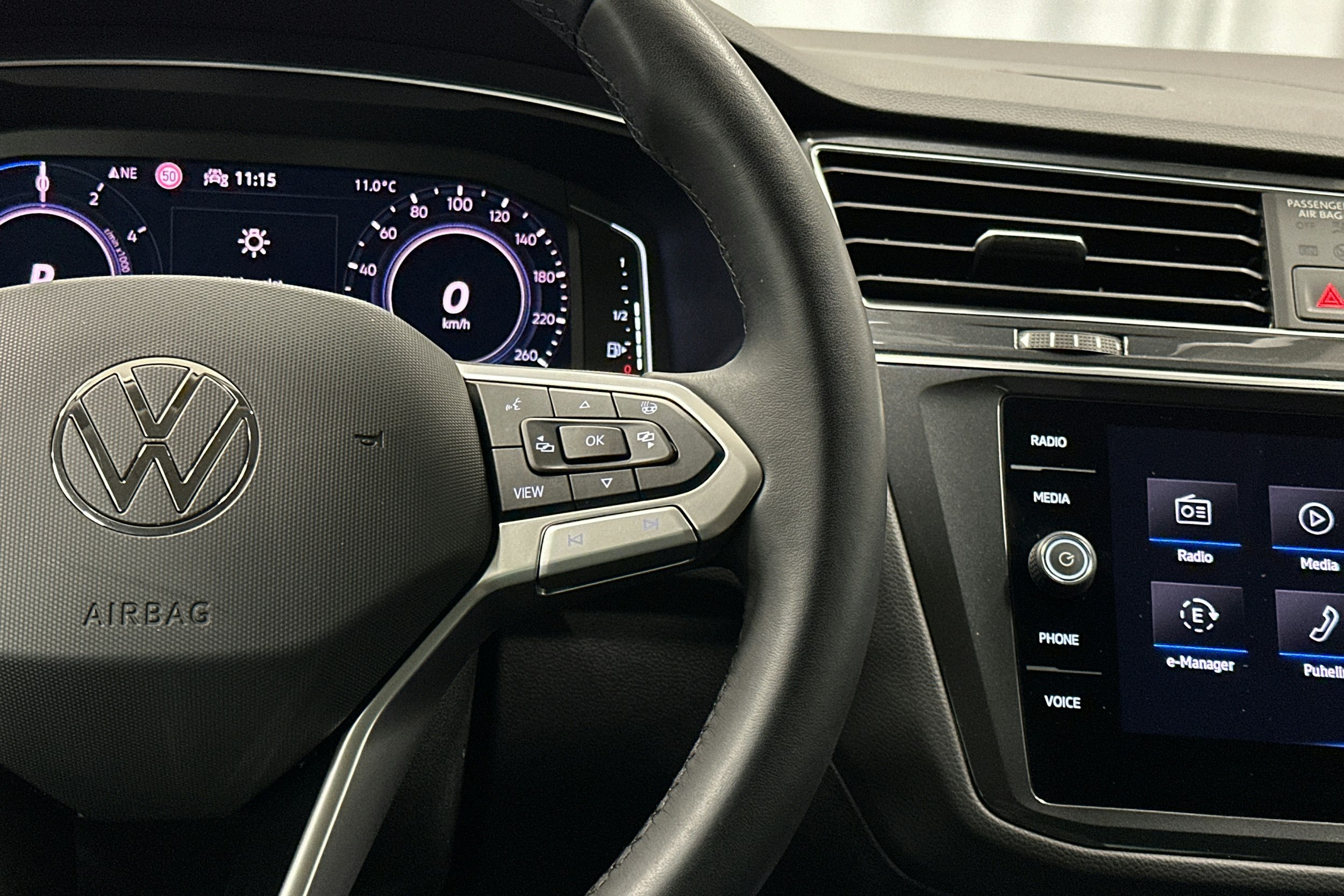 valkoinen Volkswagen Tiguan 2023 kuva 19.