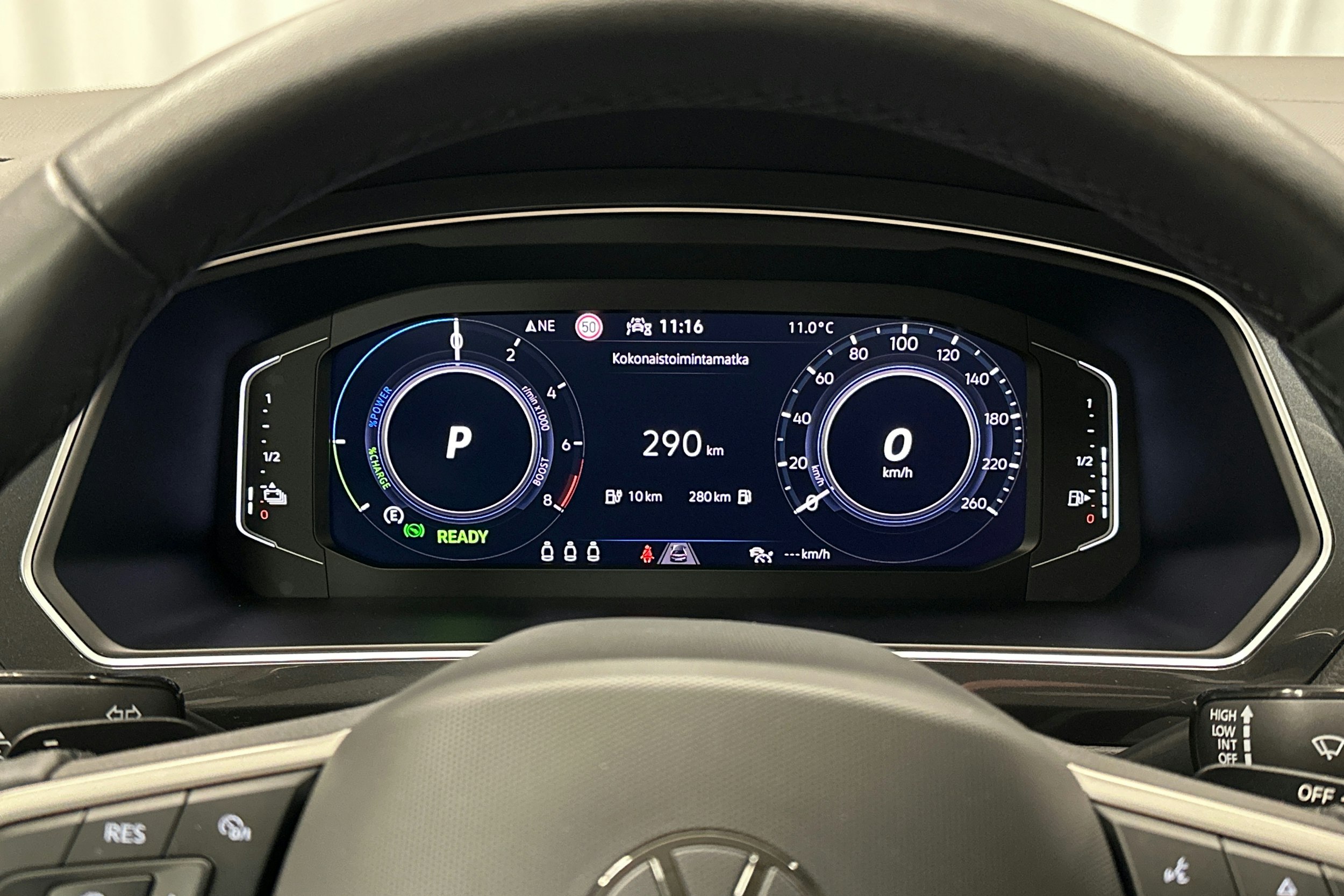 valkoinen Volkswagen Tiguan 2023 kuva 20.